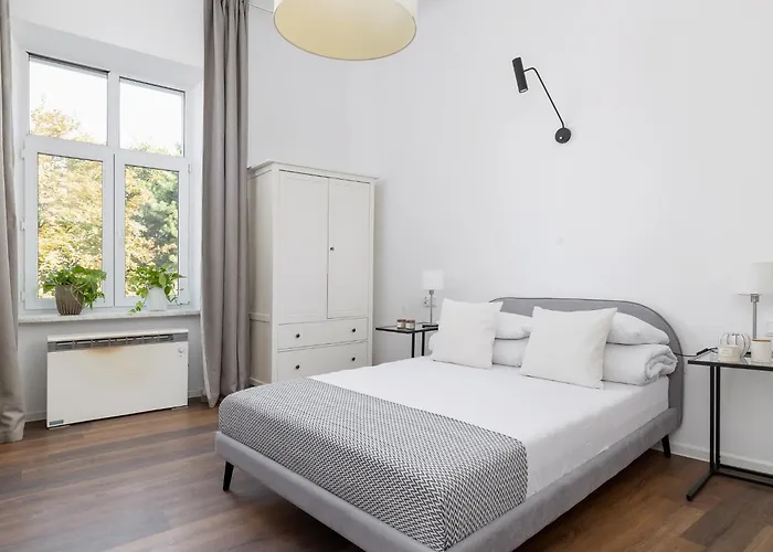 1-Bedroom Apartment - Dluga 65 Street